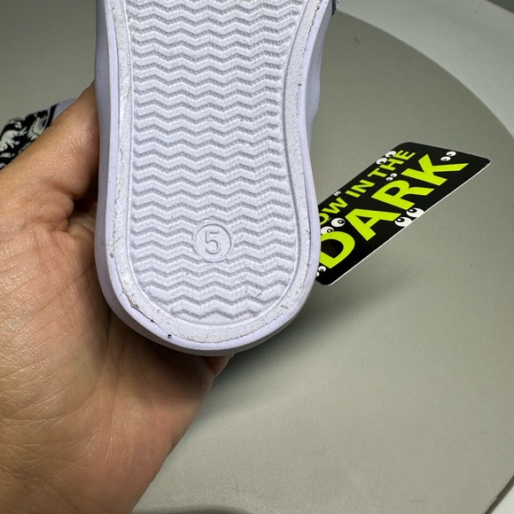 TOMMY BAHAMA DINOSAUR GLOW IN THE DARK TODDLER BOY SIZE 5 NWT - Picture 11 of 11